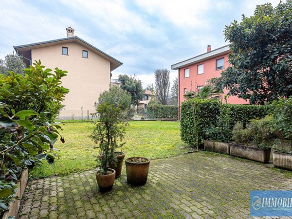 casa indipendente in vendita a Vittuone
