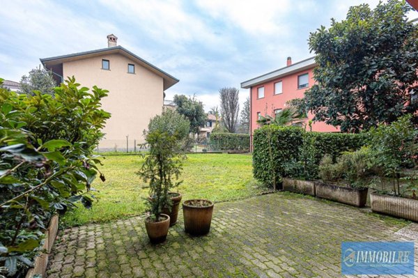 casa indipendente in vendita a Vittuone