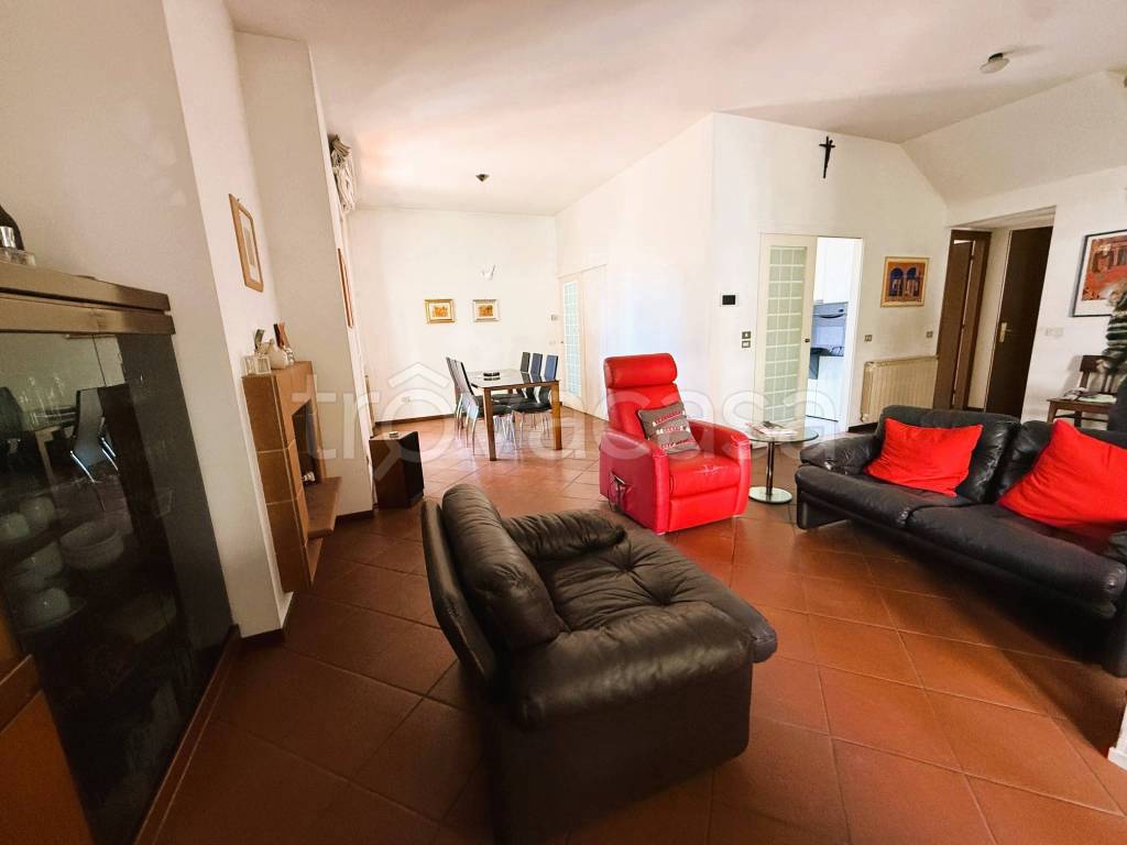 casa indipendente in vendita a Vittuone