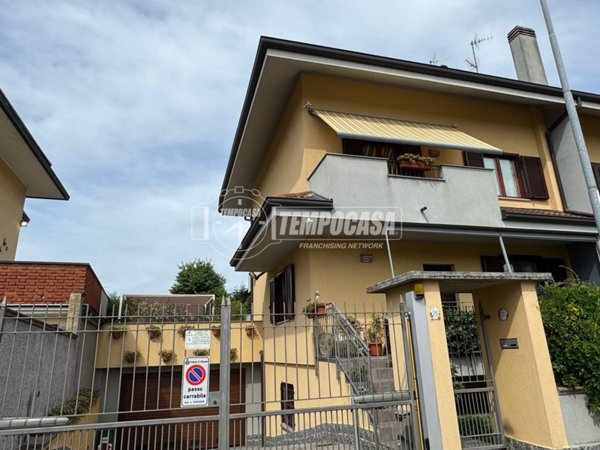 casa indipendente in vendita a Vittuone