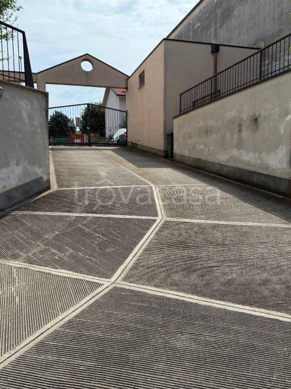 box auto in vendita a Vittuone