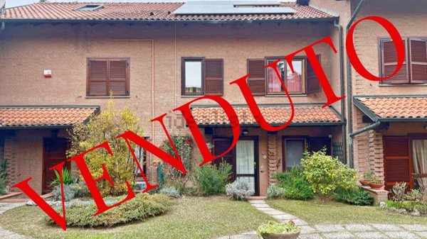 casa indipendente in vendita a Vizzolo Predabissi
