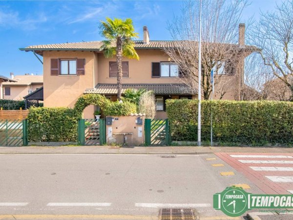 casa indipendente in vendita a Vizzolo Predabissi