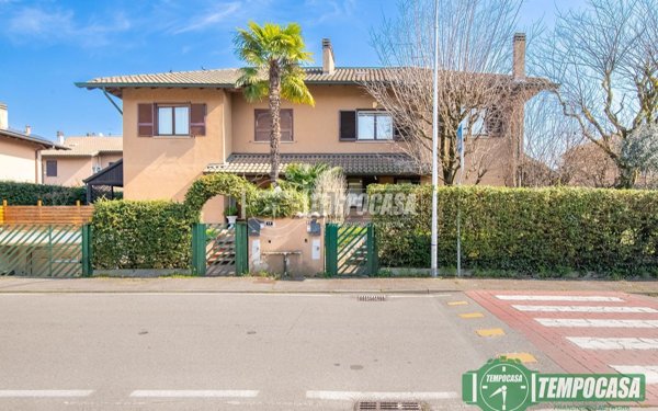 casa indipendente in vendita a Vizzolo Predabissi
