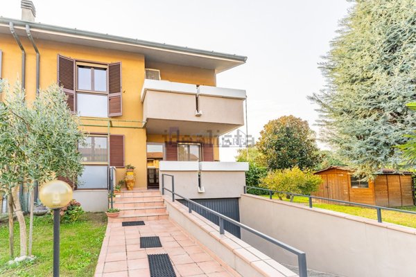 casa indipendente in vendita a Vizzolo Predabissi