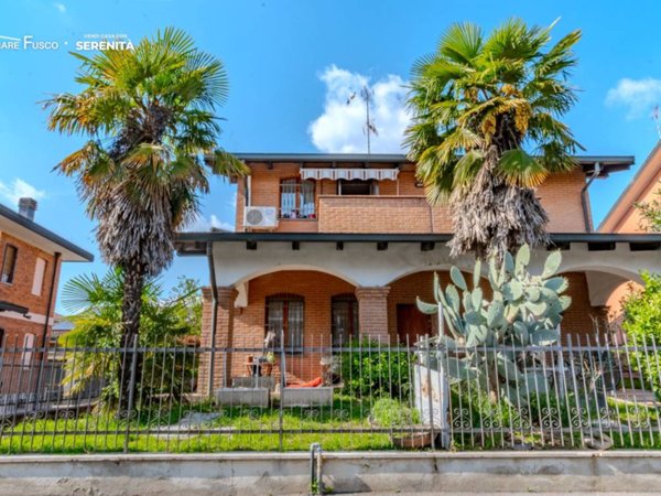 casa indipendente in vendita a Vizzolo Predabissi