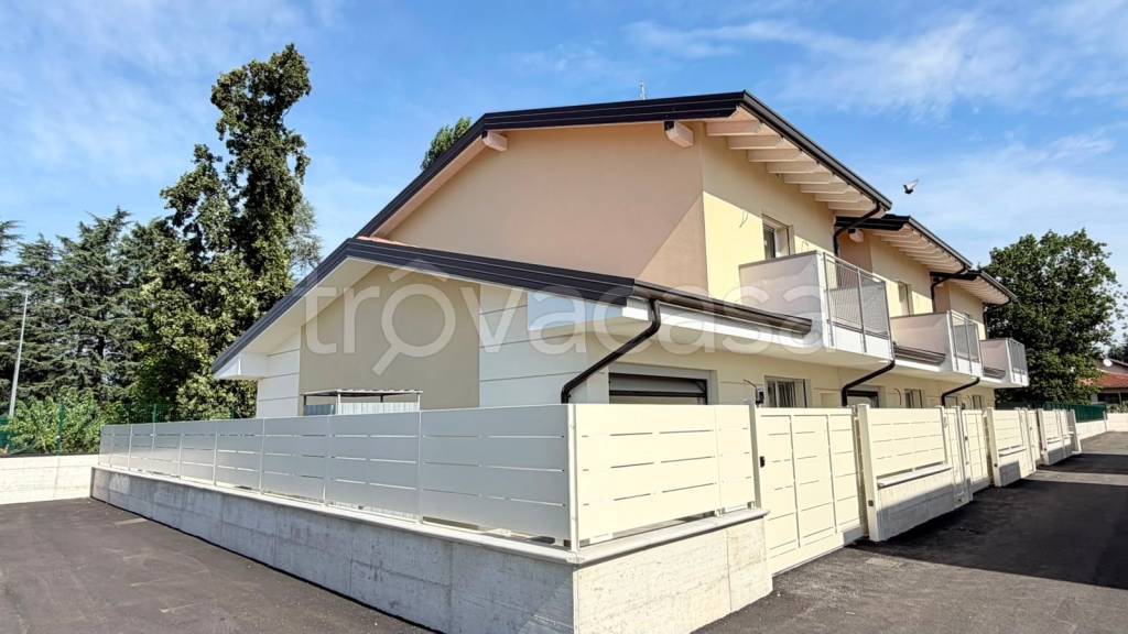 casa indipendente in vendita a Vizzolo Predabissi