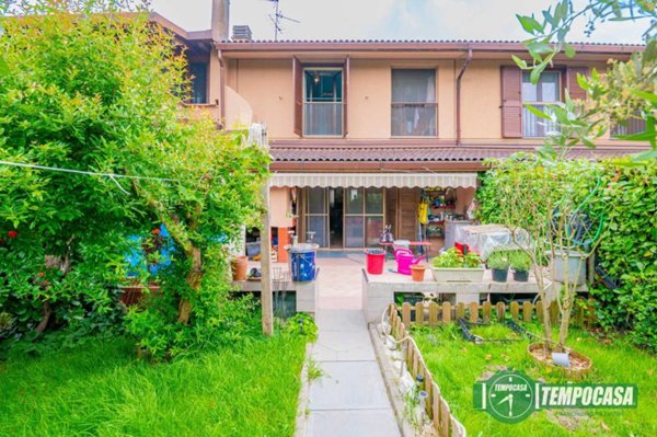 casa indipendente in vendita a Vizzolo Predabissi