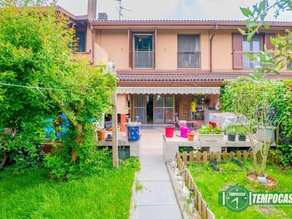 casa indipendente in vendita a Vizzolo Predabissi