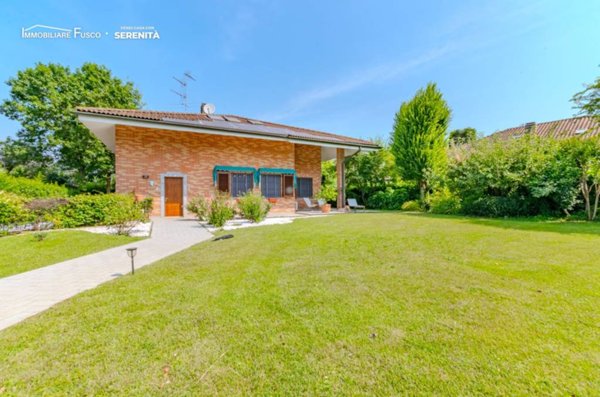 casa indipendente in vendita a Vizzolo Predabissi