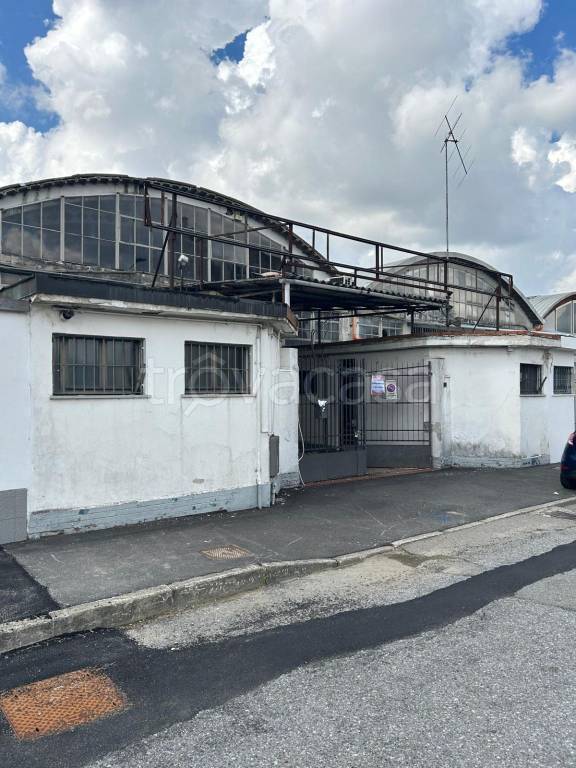 locale commerciale in vendita a Vizzolo Predabissi