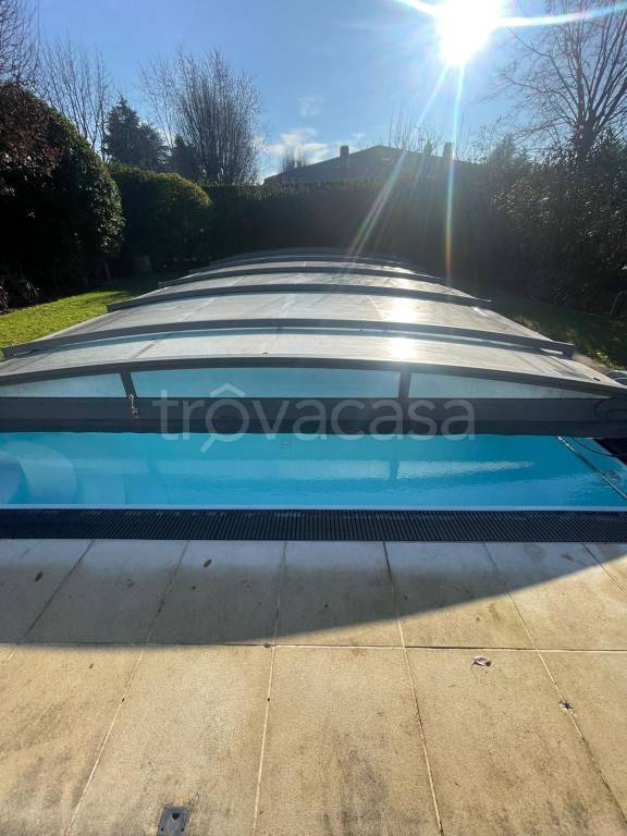 casa indipendente in vendita a Vizzolo Predabissi