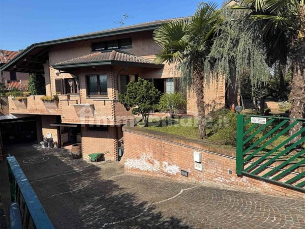 casa indipendente in vendita a Vizzolo Predabissi