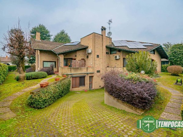 casa indipendente in vendita a Vizzolo Predabissi