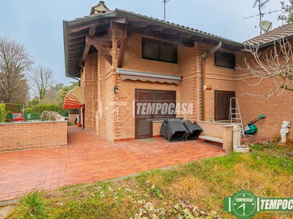 casa indipendente in vendita a Vizzolo Predabissi