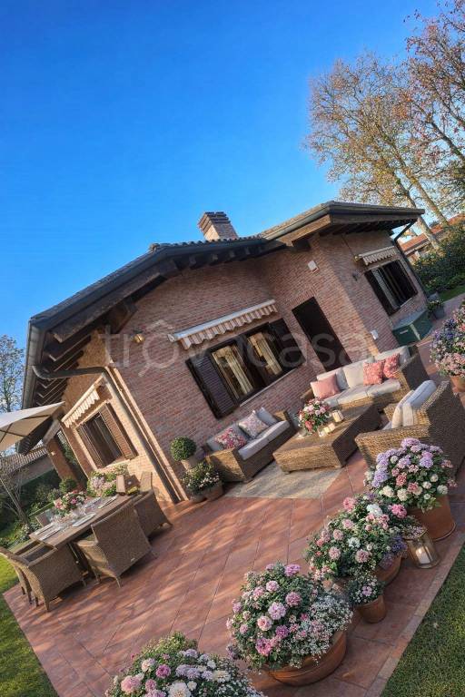 casa indipendente in vendita a Vizzolo Predabissi