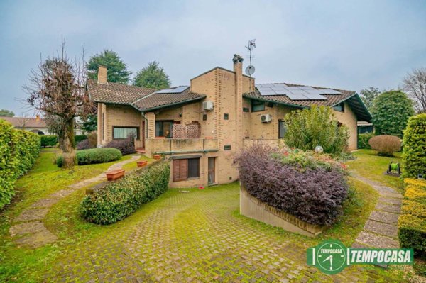 casa indipendente in vendita a Vizzolo Predabissi