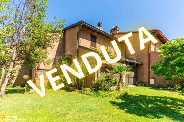 casa indipendente in vendita a Vizzolo Predabissi