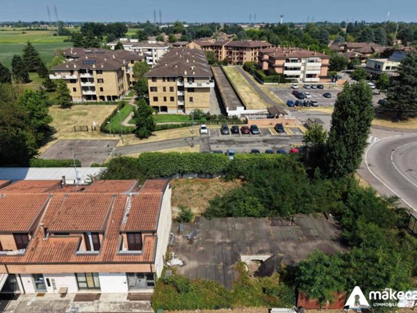 casale in vendita a Vizzolo Predabissi