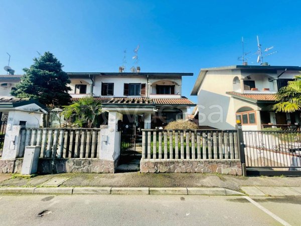 casa indipendente in vendita a Zibido San Giacomo