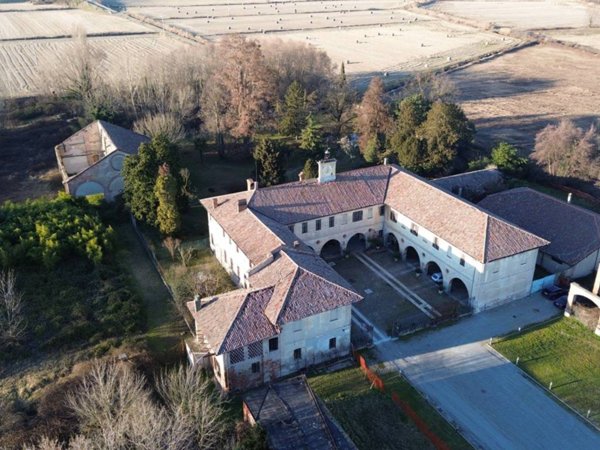 casa indipendente in vendita a Zibido San Giacomo in zona Moirago