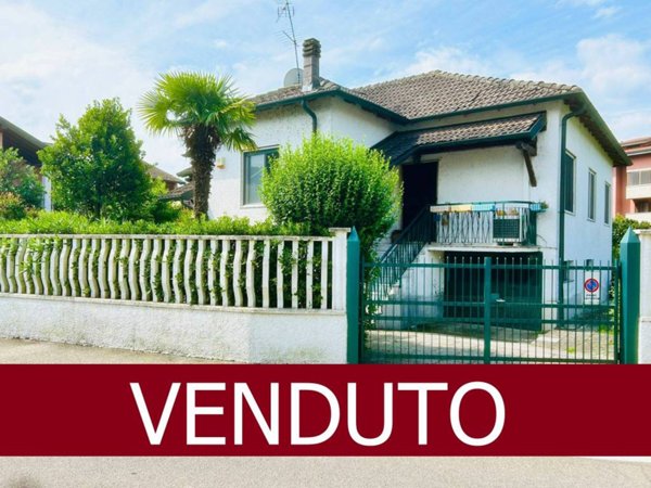 casa indipendente in vendita a Zibido San Giacomo