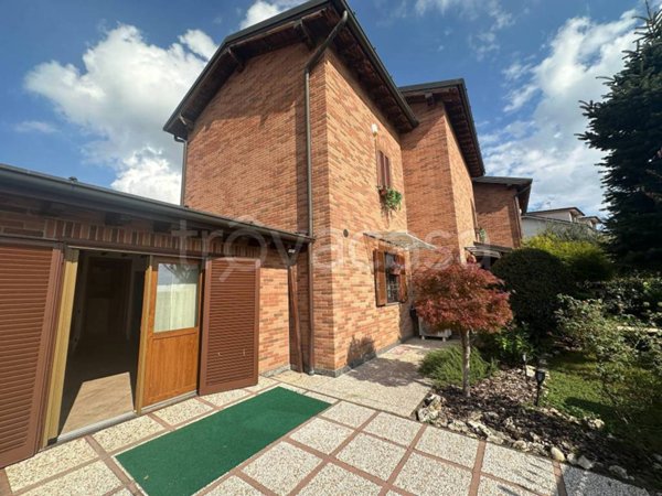 casa indipendente in vendita a Zibido San Giacomo in zona Badile
