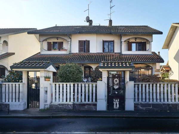 casa indipendente in vendita a Zibido San Giacomo