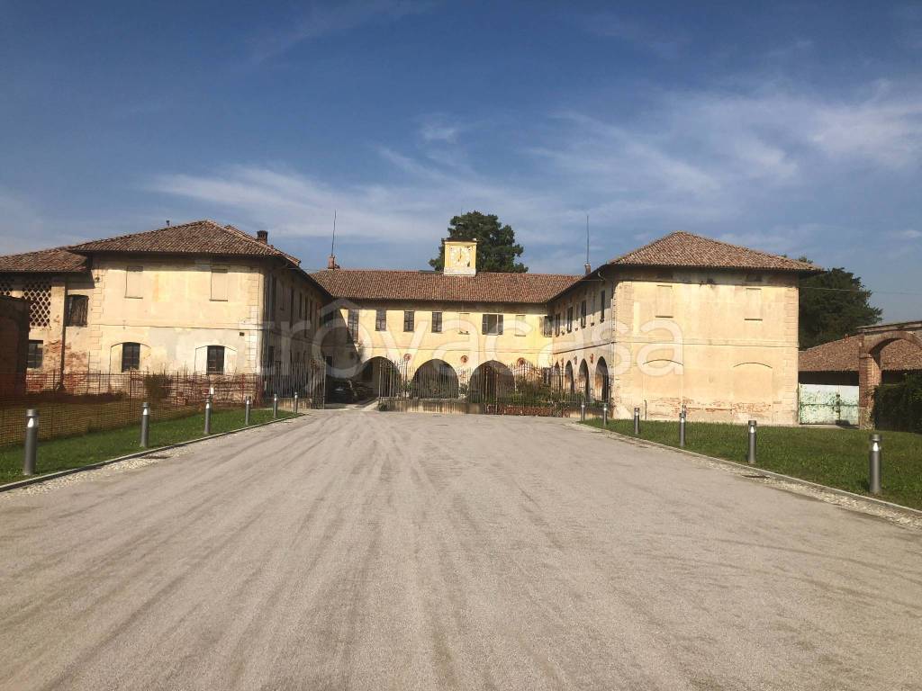 casa indipendente in vendita a Zibido San Giacomo in zona Moirago