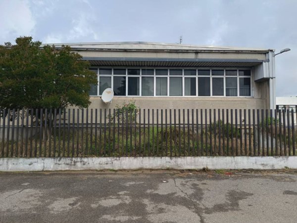 capannone in vendita a Zibido San Giacomo