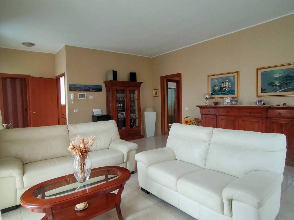 casa indipendente in vendita a Zibido San Giacomo in zona Badile