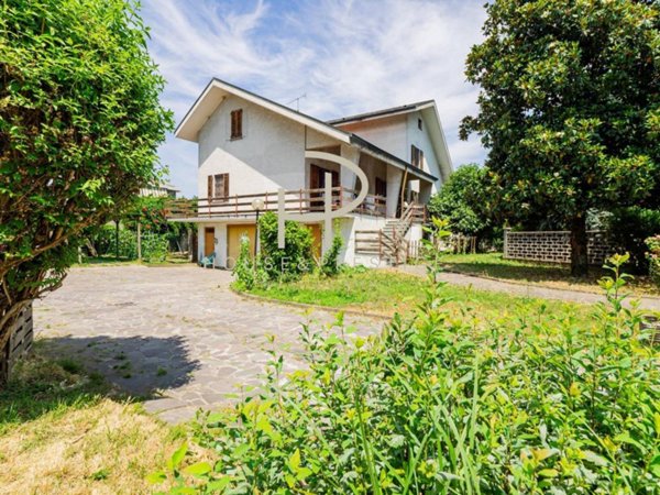 casa indipendente in vendita a Zibido San Giacomo in zona Badile