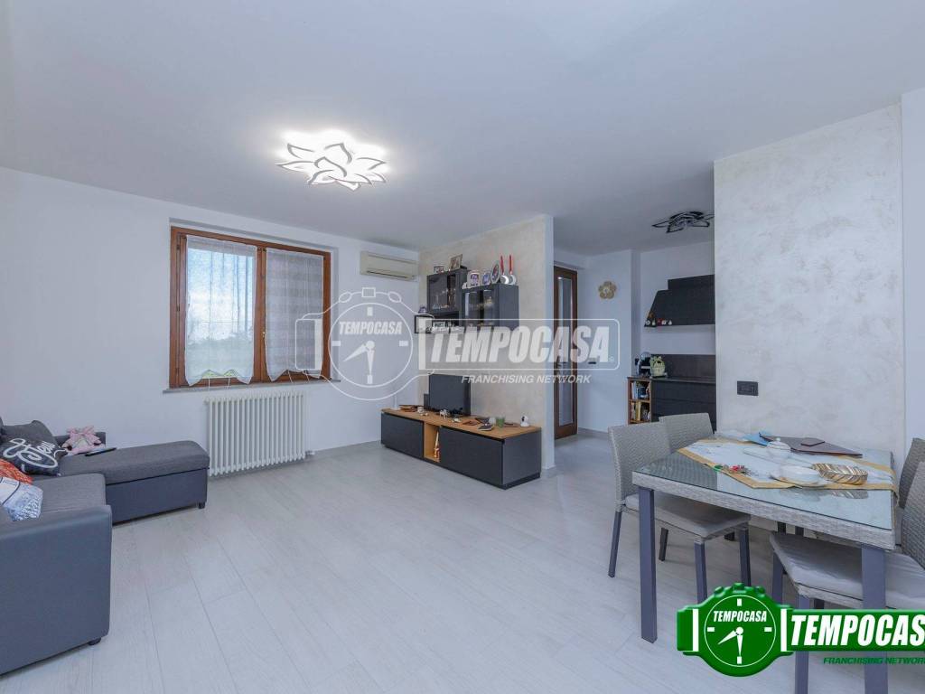 appartamento in vendita a Zibido San Giacomo in zona San Pietro Cusico