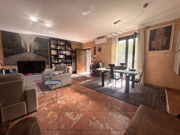 casa indipendente in vendita a Zibido San Giacomo in zona Badile