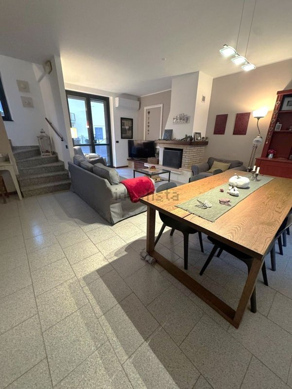 casa indipendente in vendita a Zibido San Giacomo