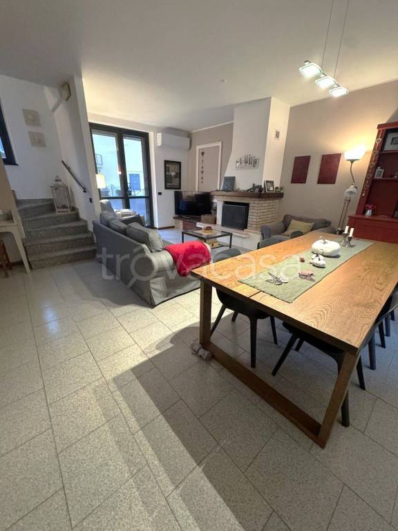 casa indipendente in vendita a Zibido San Giacomo