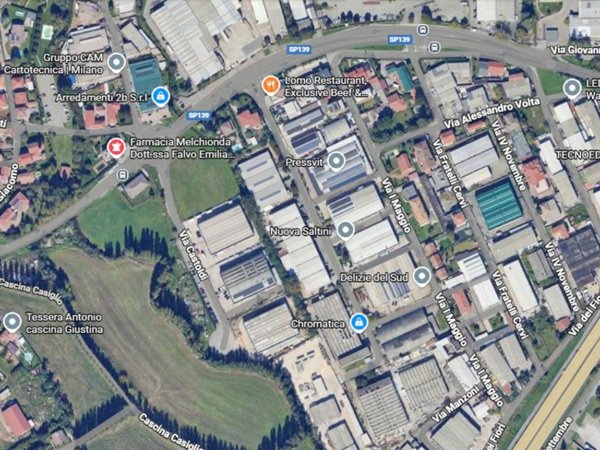 locale commerciale in vendita a Zibido San Giacomo