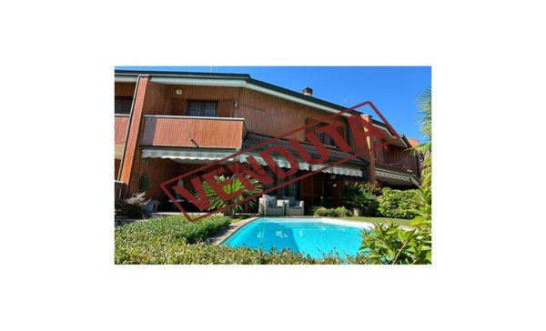 casa indipendente in vendita a Zibido San Giacomo in zona Moirago