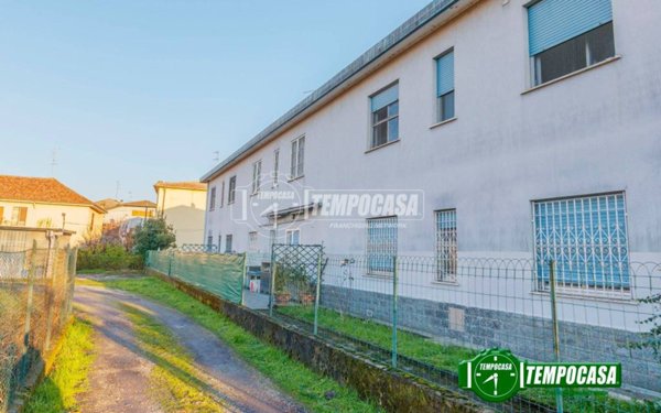 appartamento in vendita a Zibido San Giacomo in zona Badile