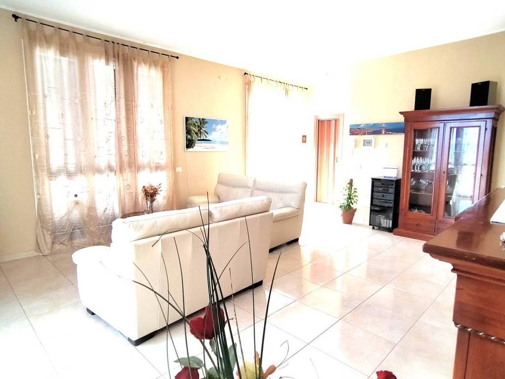 casa indipendente in vendita a Zibido San Giacomo in zona Badile