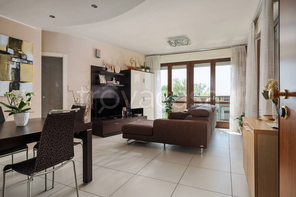 appartamento in vendita a Zibido San Giacomo in zona Badile