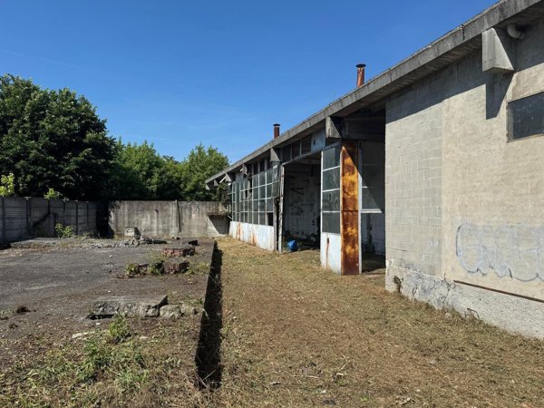 capannone in vendita a Zibido San Giacomo