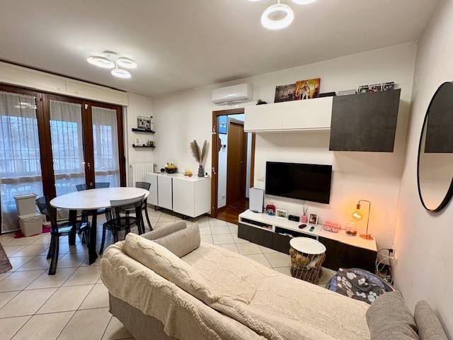 appartamento in vendita a Zibido San Giacomo in zona Badile