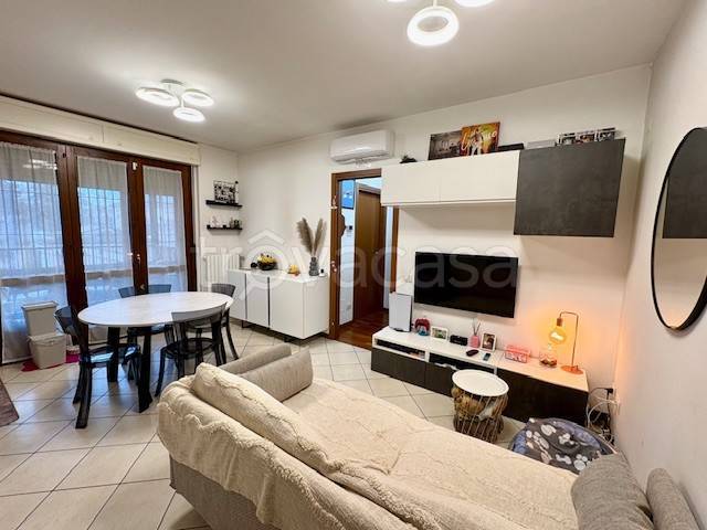 appartamento in vendita a Zibido San Giacomo in zona Badile