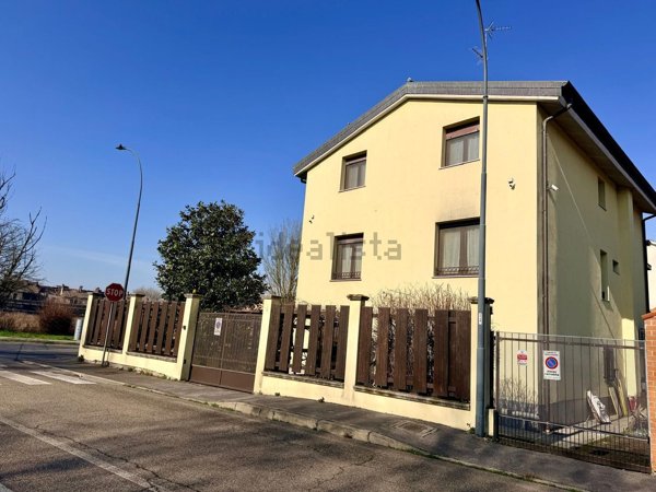 casa indipendente in vendita a Zibido San Giacomo