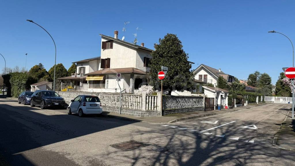 casa indipendente in vendita a Zibido San Giacomo