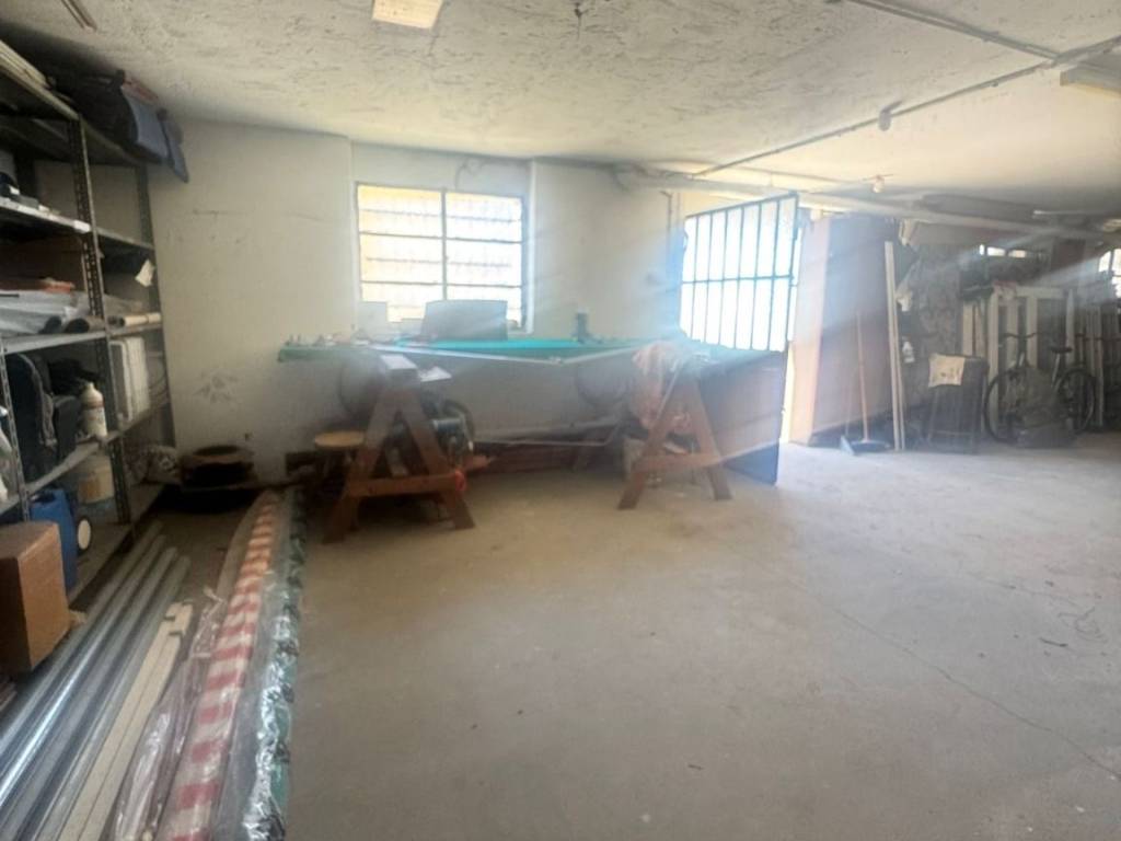 locale commerciale in vendita a Zibido San Giacomo