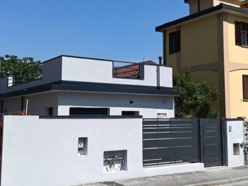 casa indipendente in vendita a Zibido San Giacomo in zona Badile