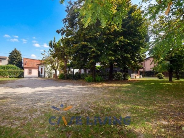 casa indipendente in vendita a Zibido San Giacomo in zona San Pietro Cusico