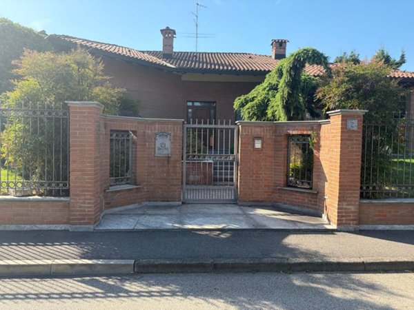 villa in vendita a Zibido San Giacomo in zona Badile